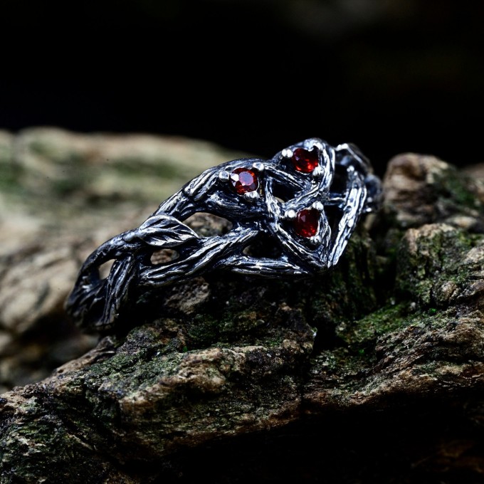 Vine of Passion: Gothic Sterling Silver Ring with Garnet Gems