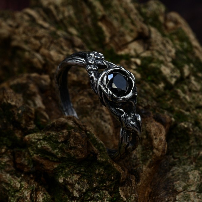 Gothic Ring of Shadows with Black Onyx Gemstone|Unique Floral Magic Wedding Ring for Women