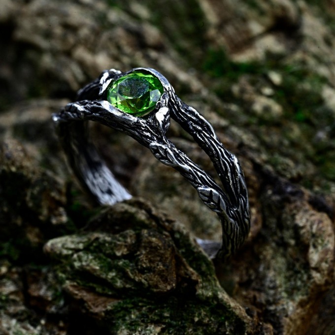 Gothic Silver Ring with Emerald and Branch Design