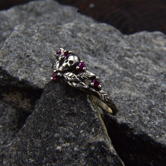 Garnet Gothic Skull Ring with Dark Intricacy
