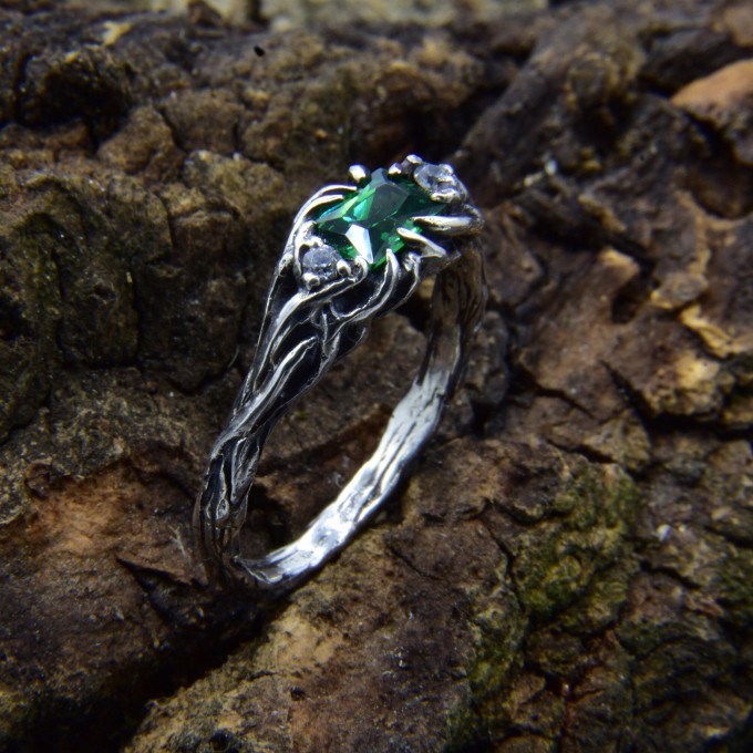 Handcrafted Silver Ring Featuring a Radiant Emerald