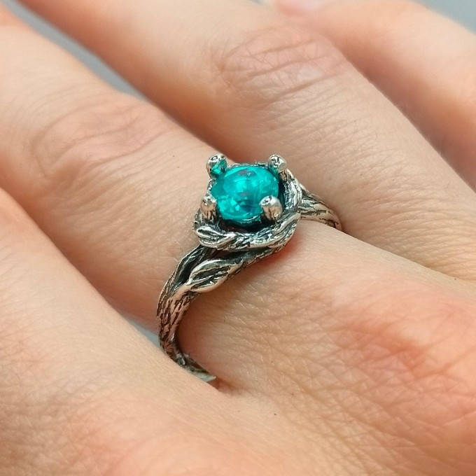 Elegant Gothic Ring with Aquamarine Gemstone