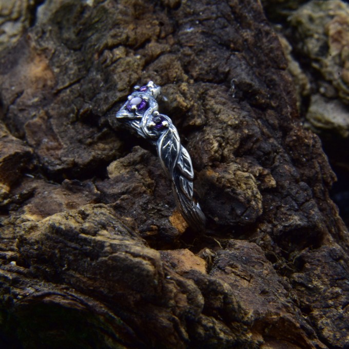 Twilight Vine: Gothic Sterling Silver Ring with Amethyst Gemstone