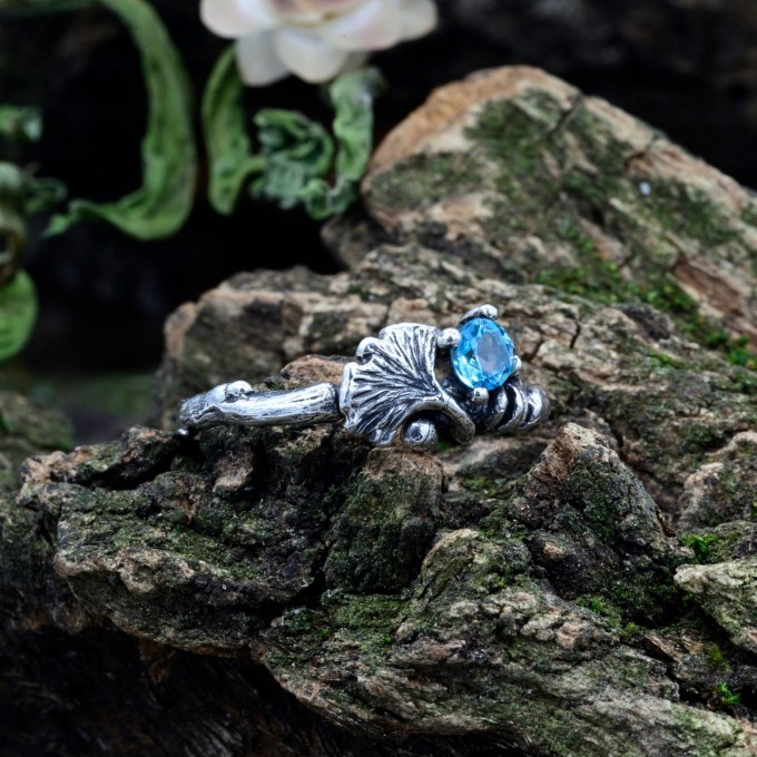 Exquisite Blue Topaz Silver Ring with Organic Design