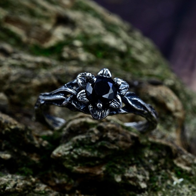 Gothic Silver Ring with a Bold Black Onyx