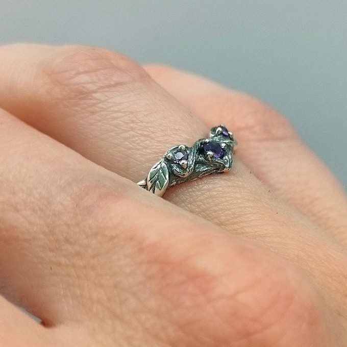 Twilight Vine: Gothic Sterling Silver Ring with Amethyst Gemstone