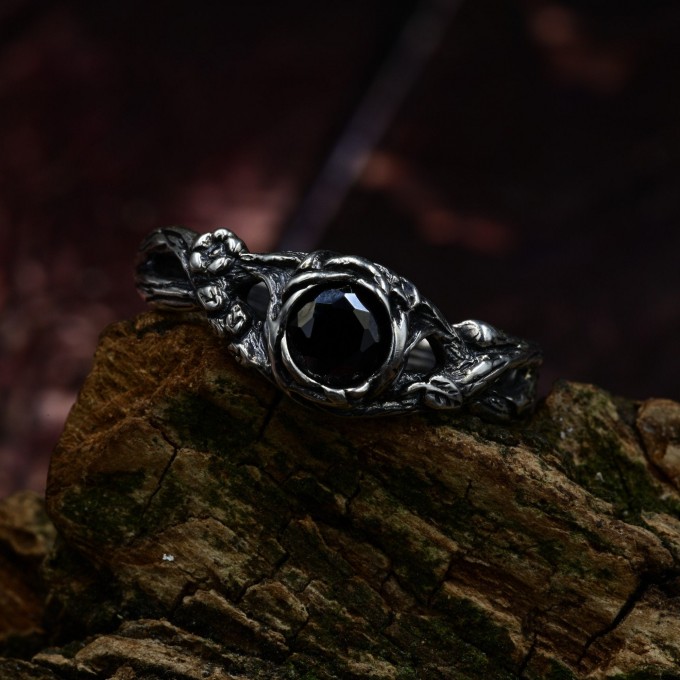 Gothic Ring of Shadows with Black Onyx Gemstone|Unique Floral Magic Wedding Ring for Women