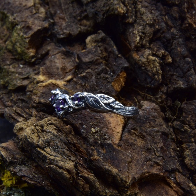 Twilight Vine: Gothic Sterling Silver Ring with Amethyst Gemstone
