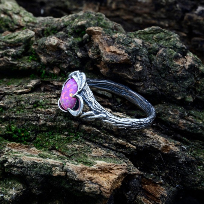 Exquisite Pink Gemstone Silver Ring