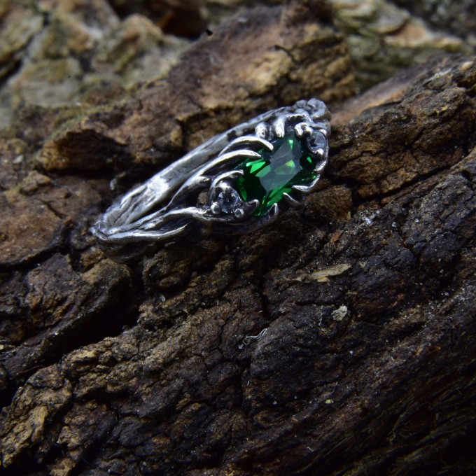Handcrafted Silver Ring Featuring a Radiant Emerald