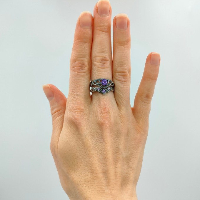Captivating Gothic Silver Ring with Amethyst and Floral Elegance
