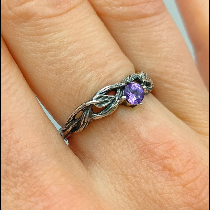 Enchanted Bloom: Gothic Sterling Silver Ring with Amethyst Accent