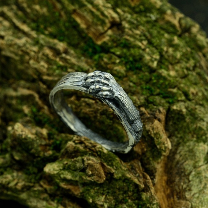 Gothic Dragon Scale Ring with Bold Elegance