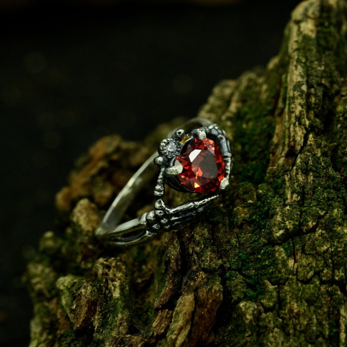 Crimson Red Garnet Ring – Gothic Silver Elegance