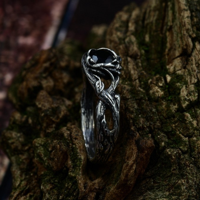 Gothic Ring of Shadows with Black Onyx Gemstone|Unique Floral Magic Wedding Ring for Women