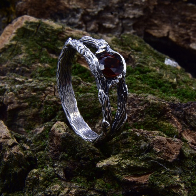 Gothic Garnet Ring with Elegant Vine Motif