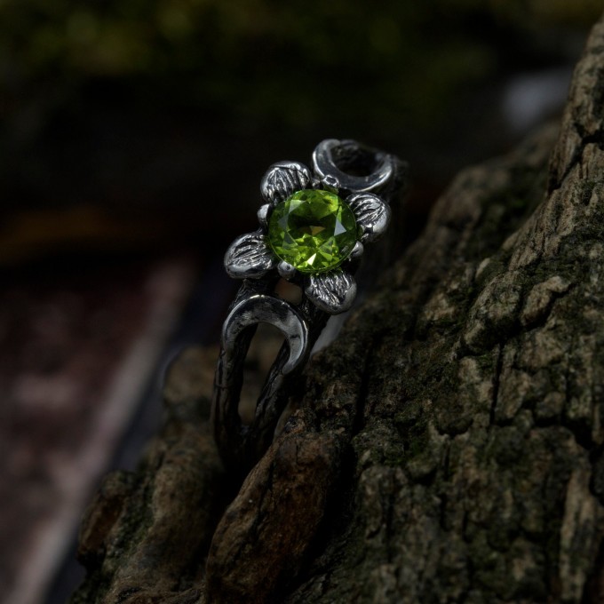 Gothic Ring with Peridot and Unique Details| Unique Jewelry for Women
