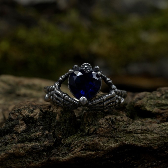 Twilight Majesty: Gothic Sterling Silver Ring with a Regal Sapphire