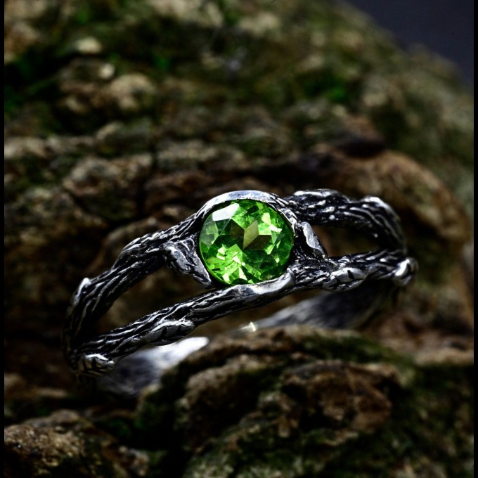 Gothic Silver Ring with Emerald and Branch Design