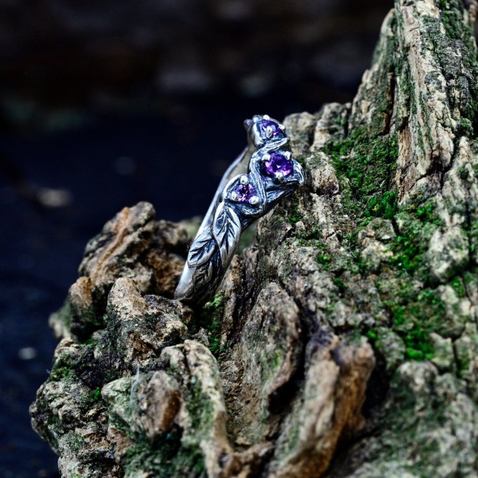 Gothic Amethyst Ring with Twisting Vine Motif