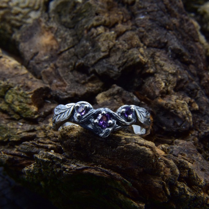 Twilight Vine: Gothic Sterling Silver Ring with Amethyst Gemstone