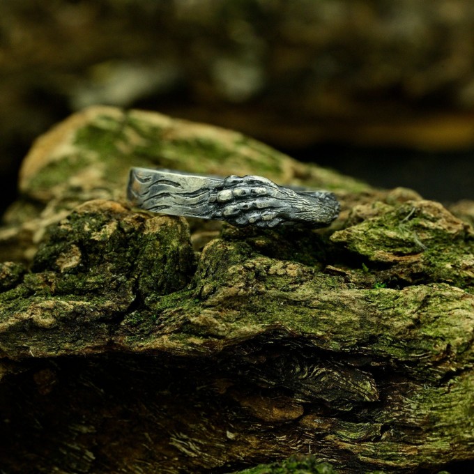 Gothic Dragon Scale Ring with Bold Elegance
