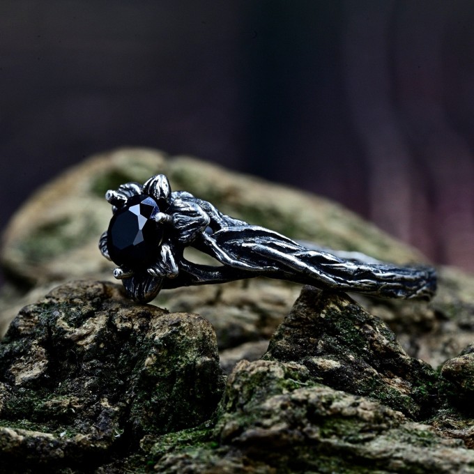 Gothic Silver Ring with a Bold Black Onyx