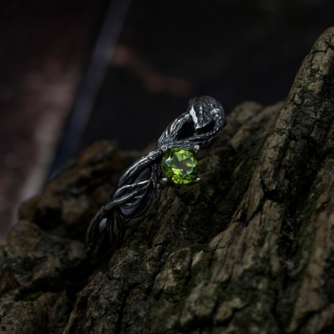 Elegant Gothic Ring with Peridot Gemstone