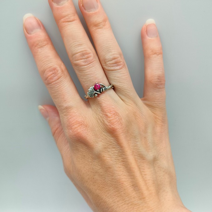 Delicate Gothic Ring with Ruby and Leaf Design