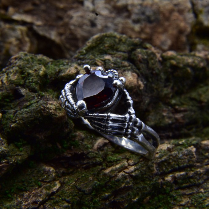 Black Onyx Gothic Ring – Mystical Silver Statement Jewelry