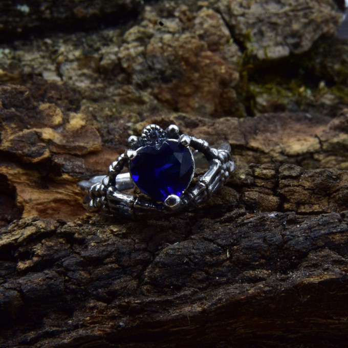 Gothic Silver Ring with Deep Blue Sapphire – Dark Elegance