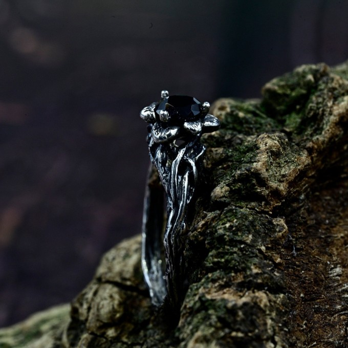 Gothic Silver Ring with a Bold Black Onyx