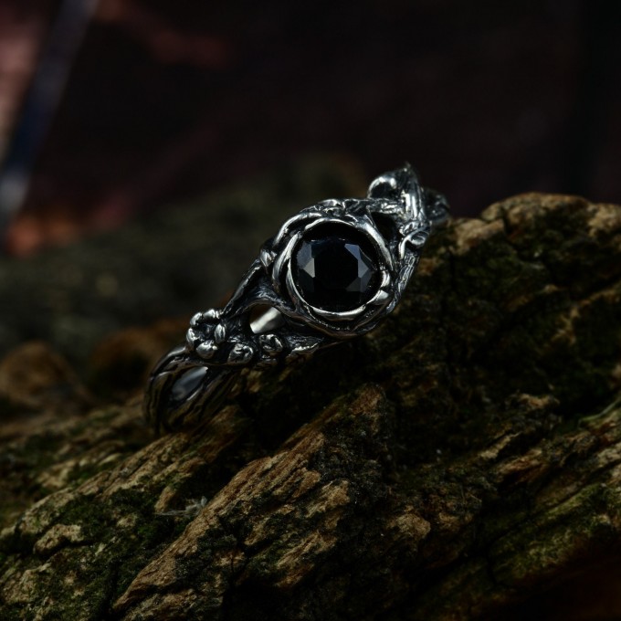Gothic Ring of Shadows with Black Onyx Gemstone|Unique Floral Magic Wedding Ring for Women
