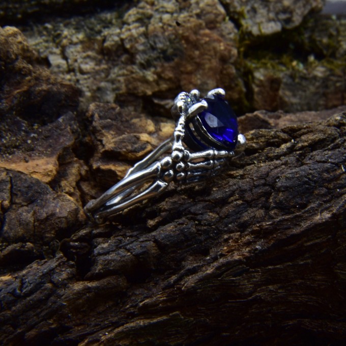 Gothic Silver Ring with Deep Blue Sapphire – Dark Elegance