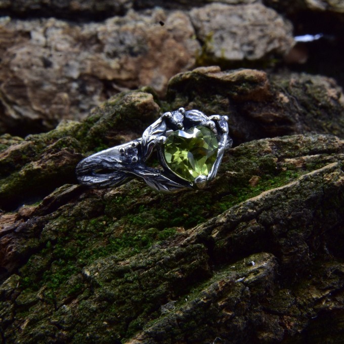 Gothic Silver Ring with a Vibrant Olivine Gemstone