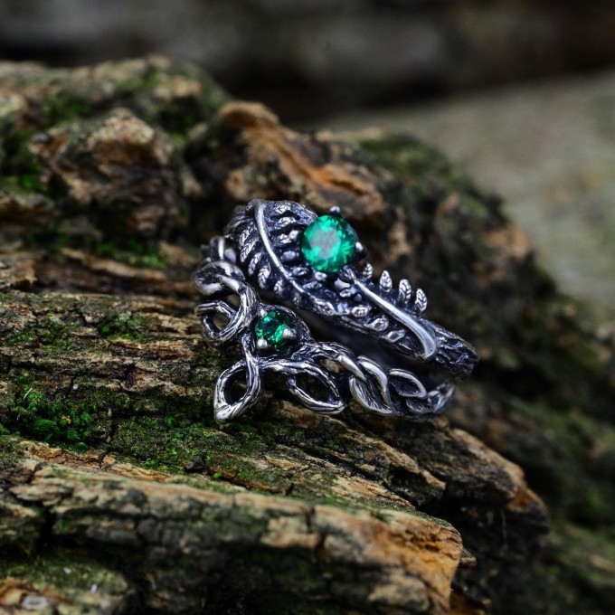 Gothic Silver Ring with Emerald and Nature-Inspired Design