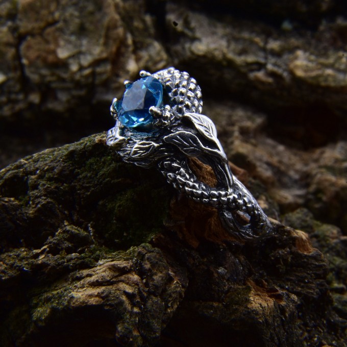 Stunning Aquamarine Ring with Intricate Gothic Silver Design