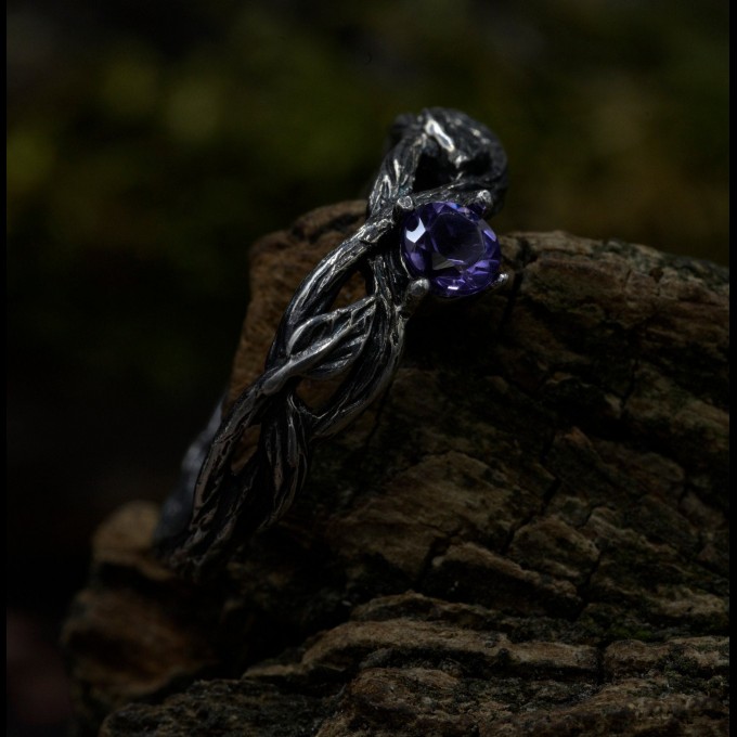 Twilight Bloom: Sterling Silver Ring with a Radiant Amethyst
