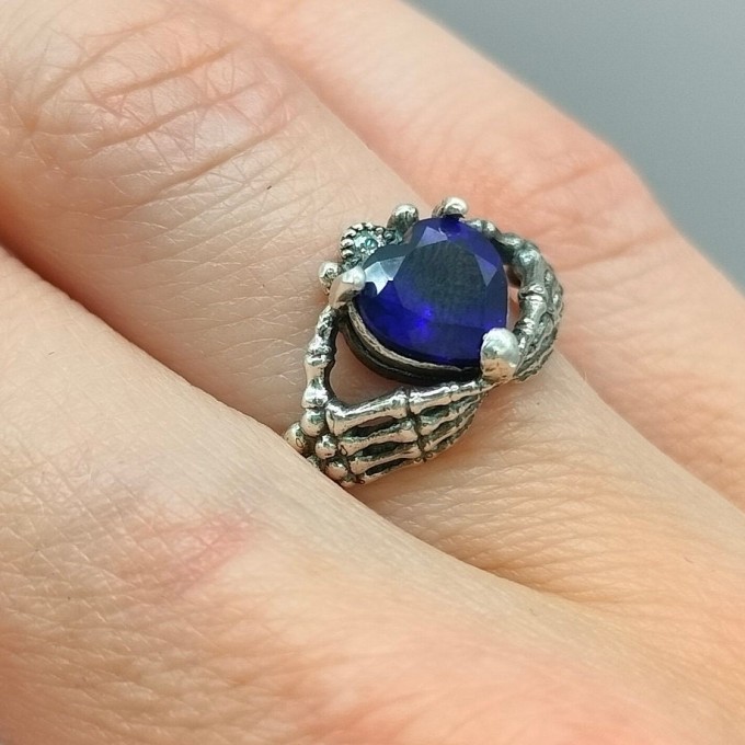 Gothic Silver Ring with Deep Blue Sapphire – Dark Elegance