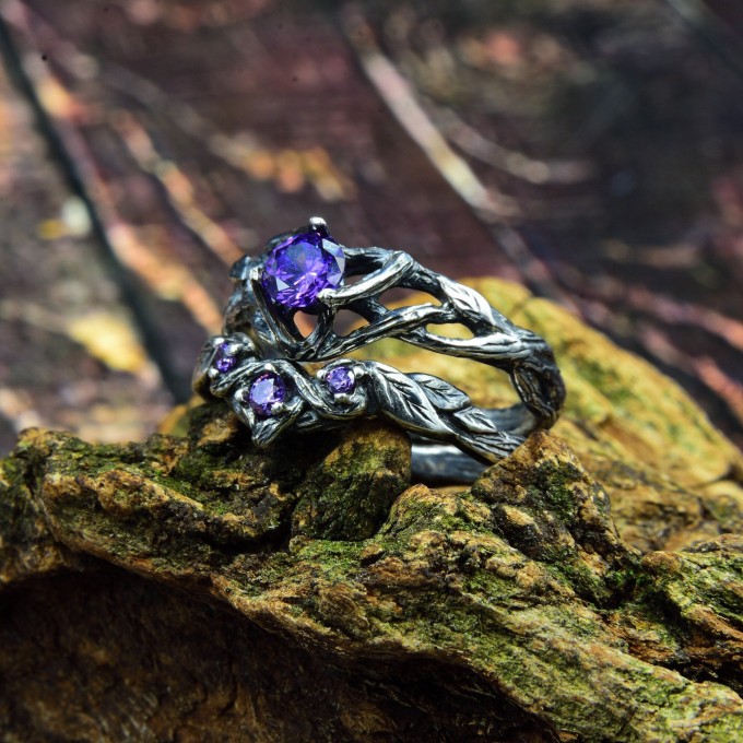 Captivating Gothic Silver Ring with Amethyst and Floral Elegance