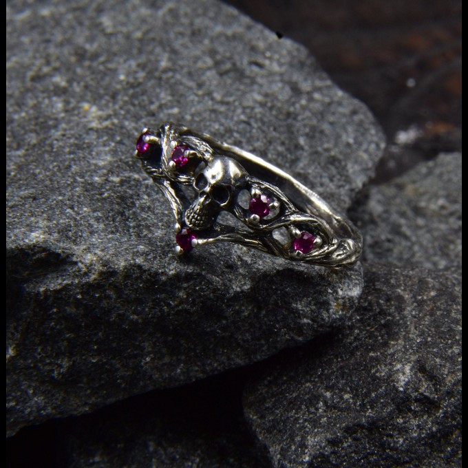 Gothic Silver Ring with Ruby-Studded Cross Design