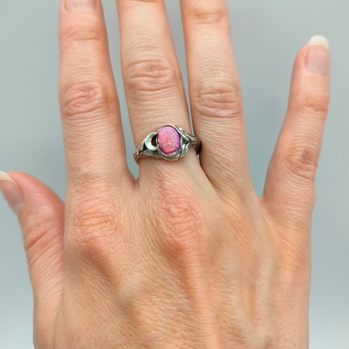 Elegant Moonstone Ring with Nature-Inspired Design