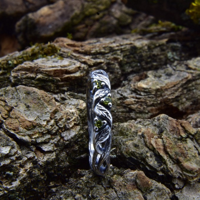 Vine of Eternity: Sterling Silver Band Ring with Organic Detailing