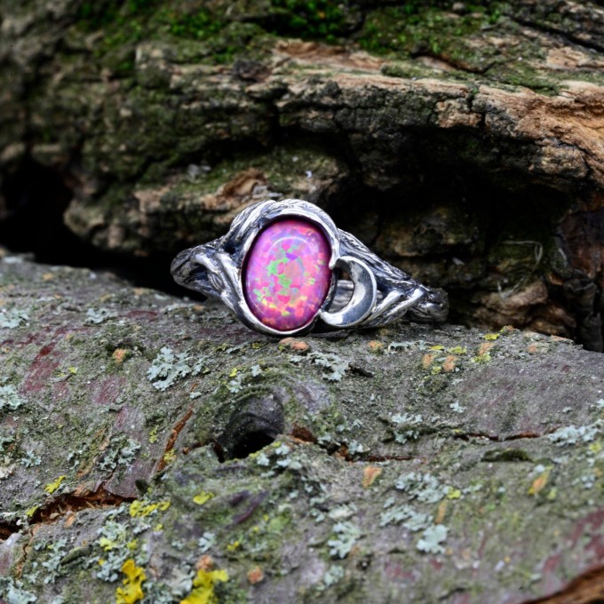 Exquisite Pink Gemstone Silver Ring