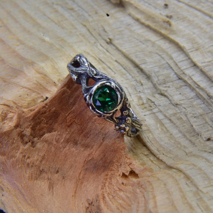 Organic Gothic Ring with Vibrant Emerald