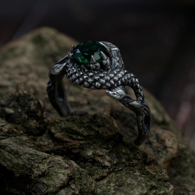 Emerald Guardian: Gothic Sterling Silver Ring with Dragon Claw Design
