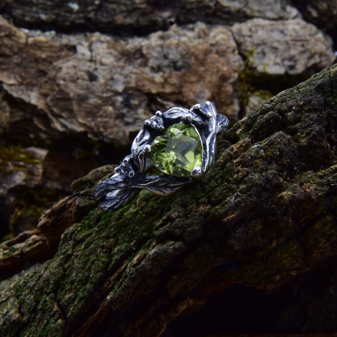Gothic Silver Ring with a Vibrant Olivine Gemstone