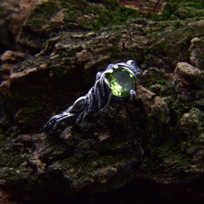 Twilight Silver Ring with Emerald Glow