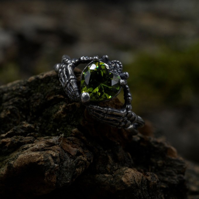 Unique Silver Ring with Vibrant Green Peridot Gemstone