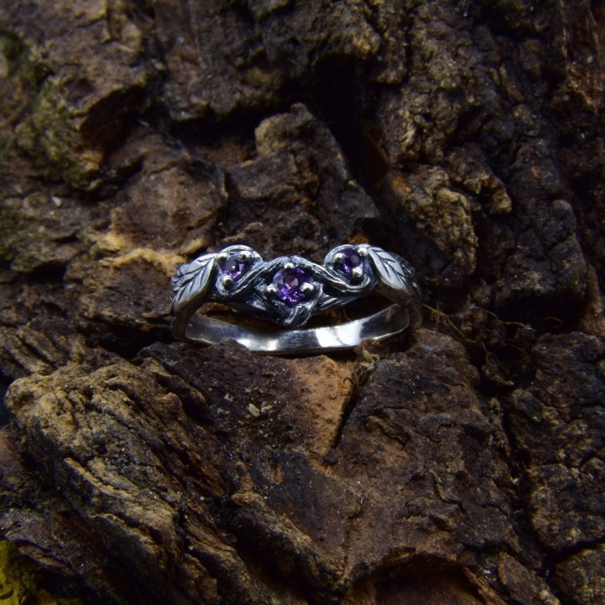 Twilight Vine: Gothic Sterling Silver Ring with Amethyst Gemstone